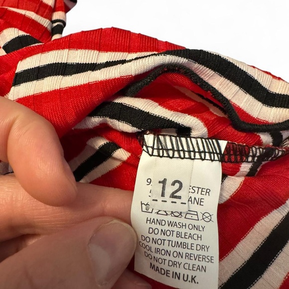 Nasty Gal Red and‎ White Tie Front Crop Top - Picture 5 of 6